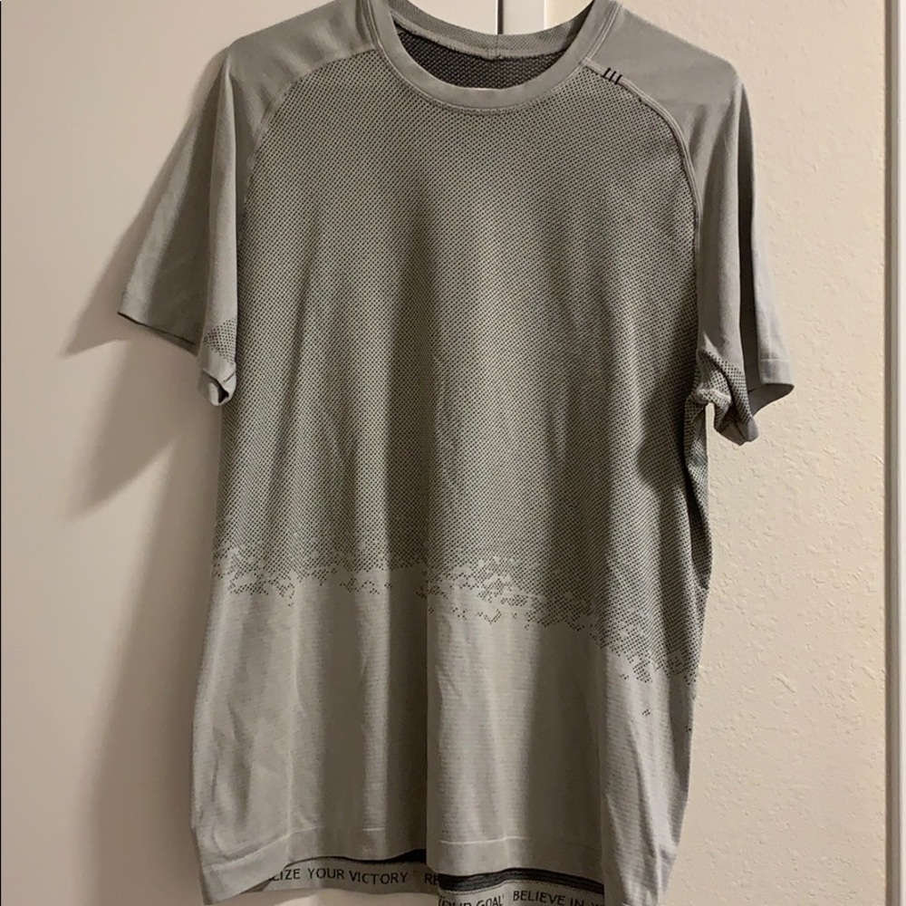 Men’s Large Metal Vent Tech T-Shirt